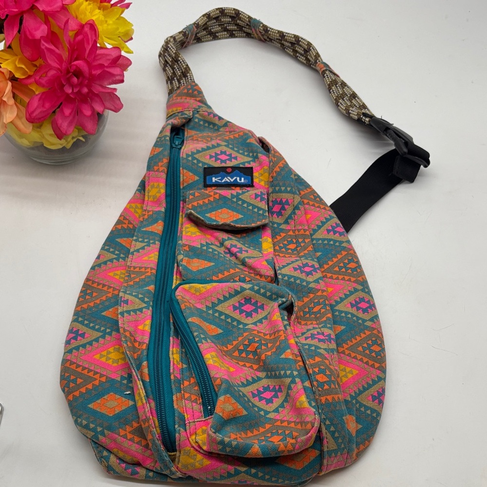 KAVU Women's Vibrant Geometric Backpack MCB8370E